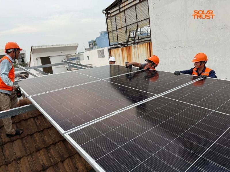 lắp đặt điện mặt trời SolarTrust